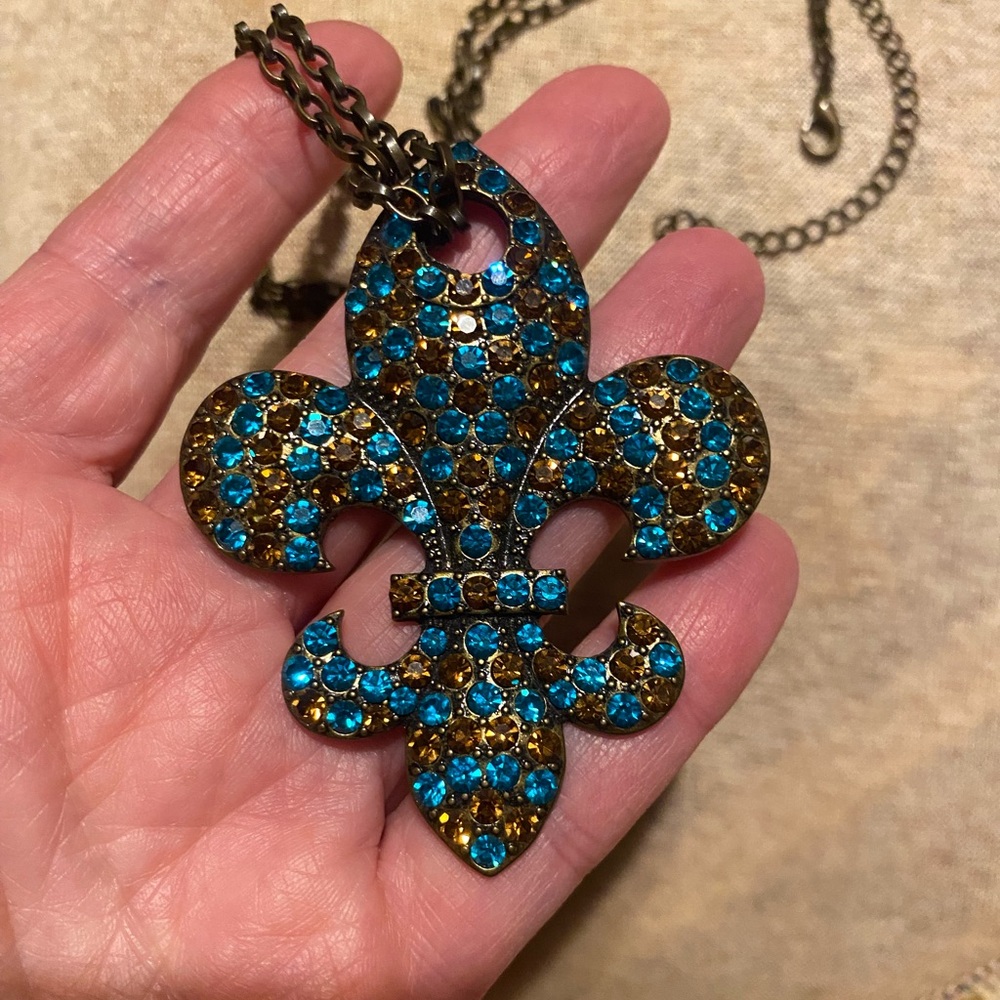 FLEUR DI LIS NECKLACE